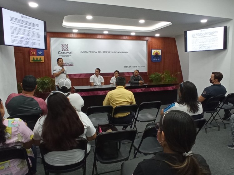 Desfile el 18 de&nbsp;noviembre.