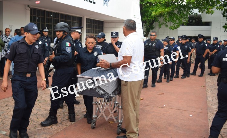ÚLTIMO ADIOS A POLICÍA&nbsp;FALLECIDO.