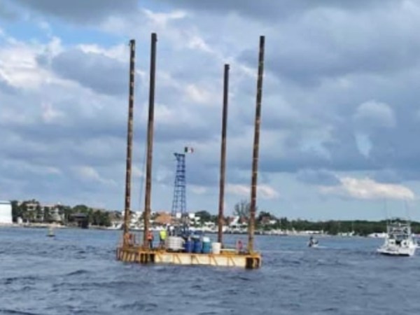 GENERA EXPECTACIÓN BARCAZA.